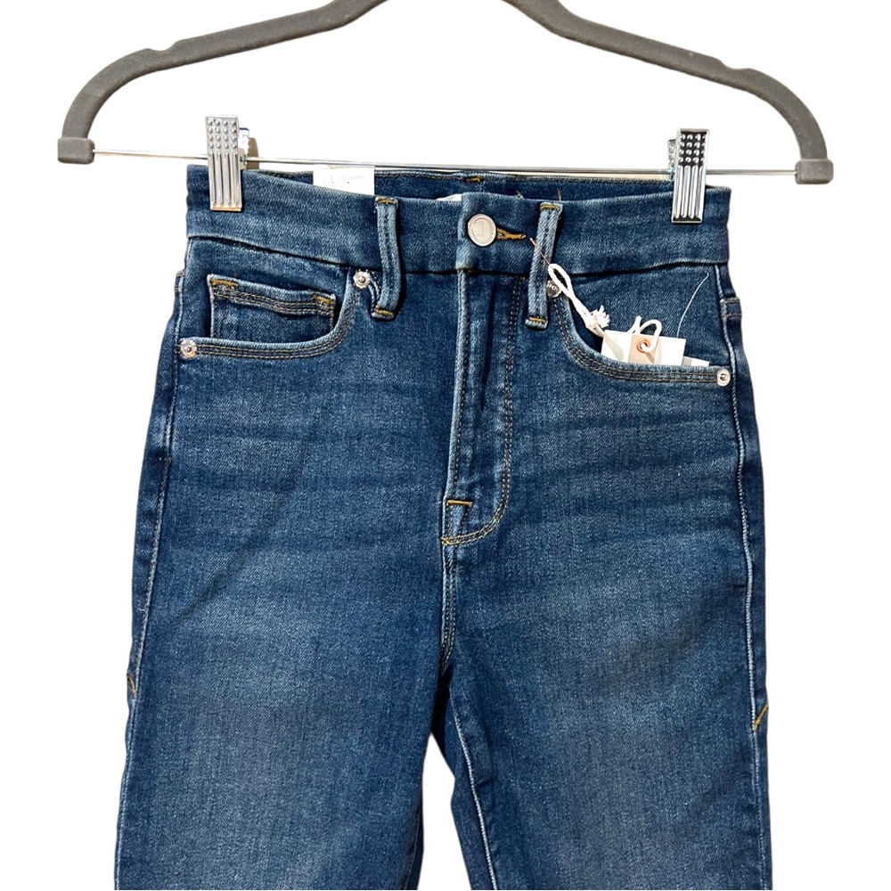 Good American Good Waist Cropped Raw Edge Skinny Jeans in Blue676 (00) - Picture 7 of 13